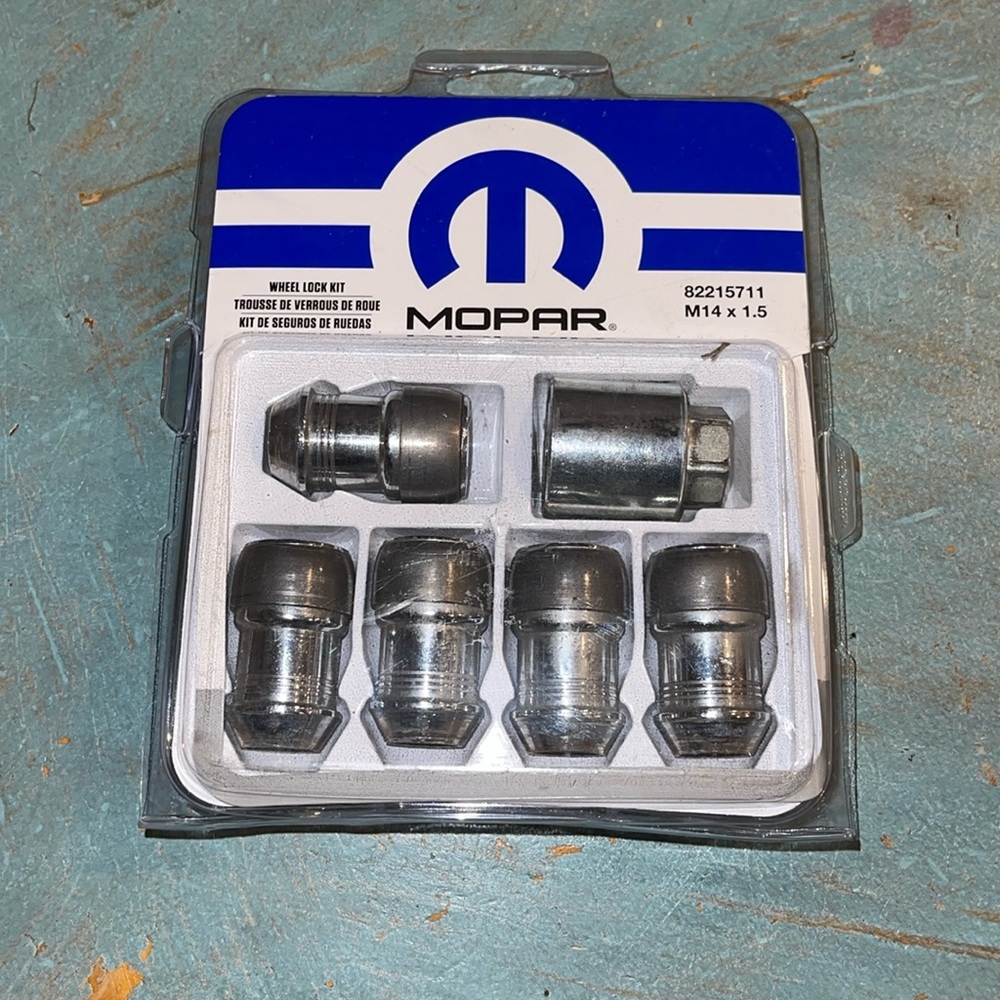 Official Mopar wheel locks (2018-onward)